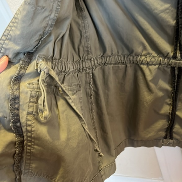 🎉FREE w/ purchase🎉Lightweight jacket - Picture 3 of 8